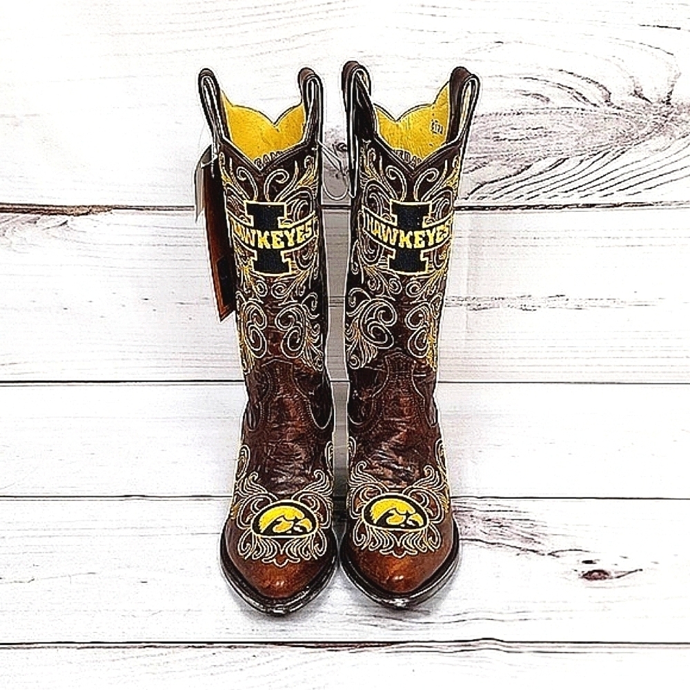 Gameday NCAA Iowa Hawkeyes Women's Sz 7 Embroidered Distressed Leather Boots NWT